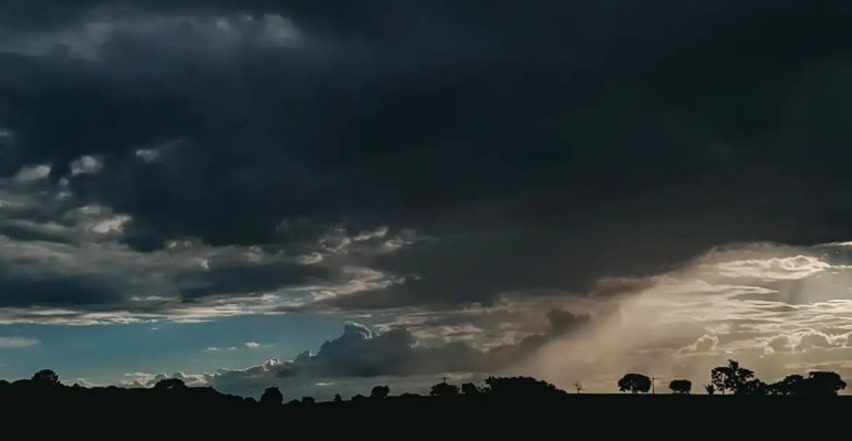 feriado-tempestade.jpg