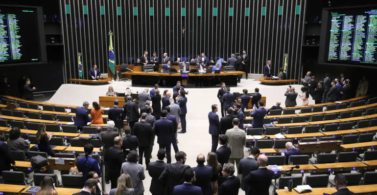 camara_dos_deputados_votacao.jpg