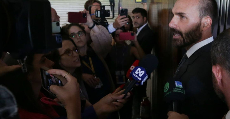 stf-condena-eduardo-bolsonaro-a-inelegibilidade-e-a-4-anos-de-prisao-1450x960.jpg